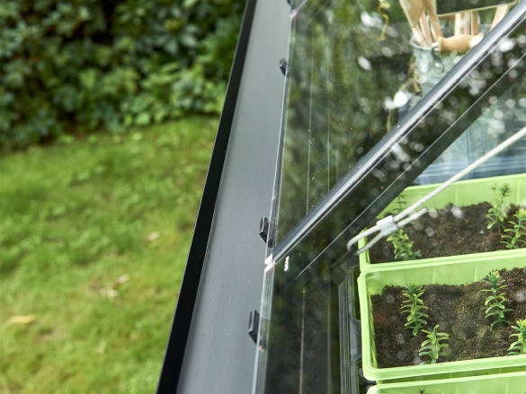 Skleník Halls Qube+