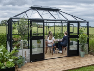 Hliníková konštrukcia –  Juliana Grand Oase On-Wall 5,1 m x 3,7 m, antracit, kalené sklo 3 mm