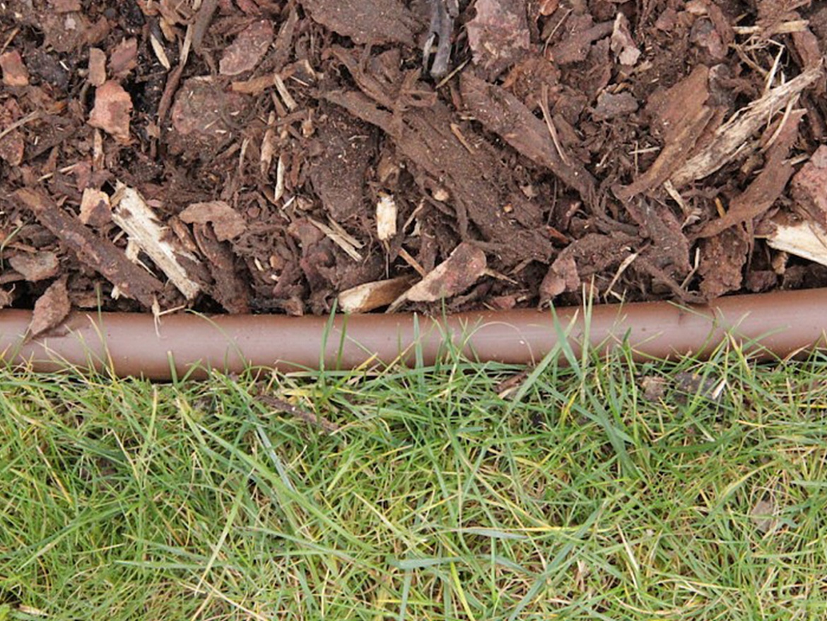 Neviditeľný obrubník Grate Garden Diamond