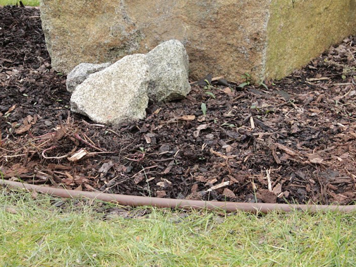 Neviditeľný obrubník Grate Garden Diamond