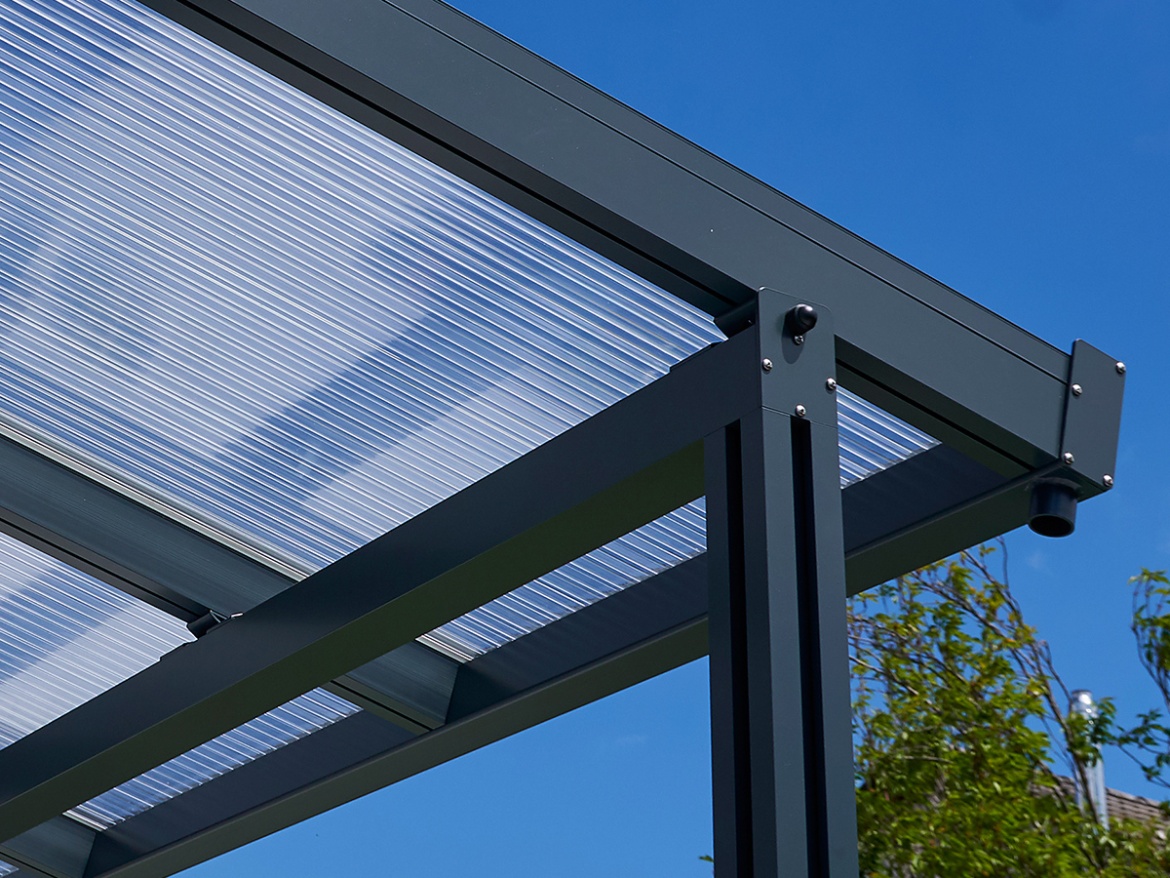 Hliníková pergola - číry/biela konštrukcia Gutta Terrassendach Premium