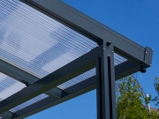 Hliníková pergola - čirý / bílá konstrukce Gutta Terrassendach Premium