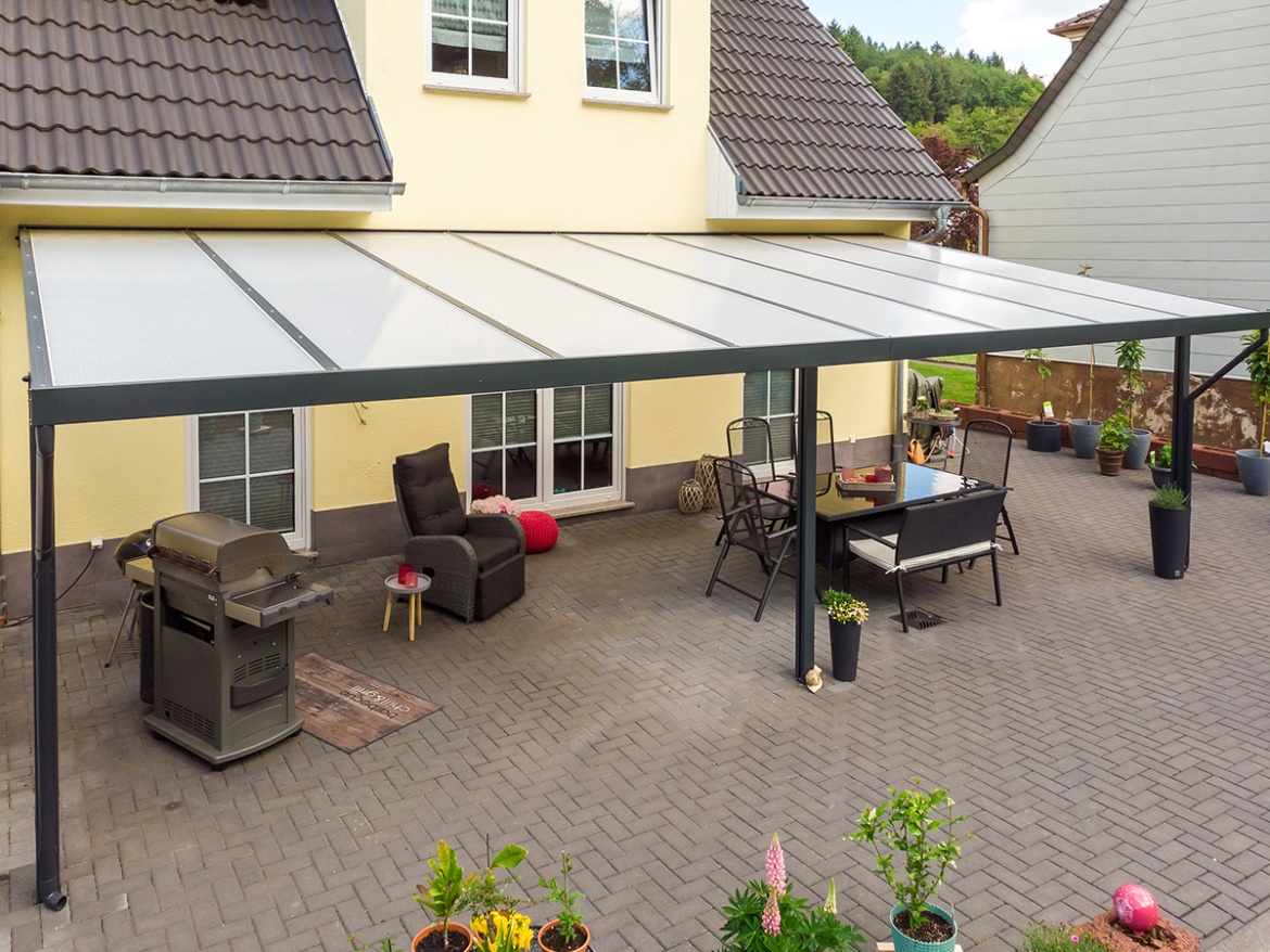 Hliníková pergola - čirý / bílá konstrukce Gutta Terrassendach Premium