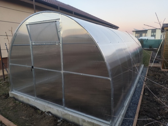 Professzionális, kulcsrakész üvegháztelepítések