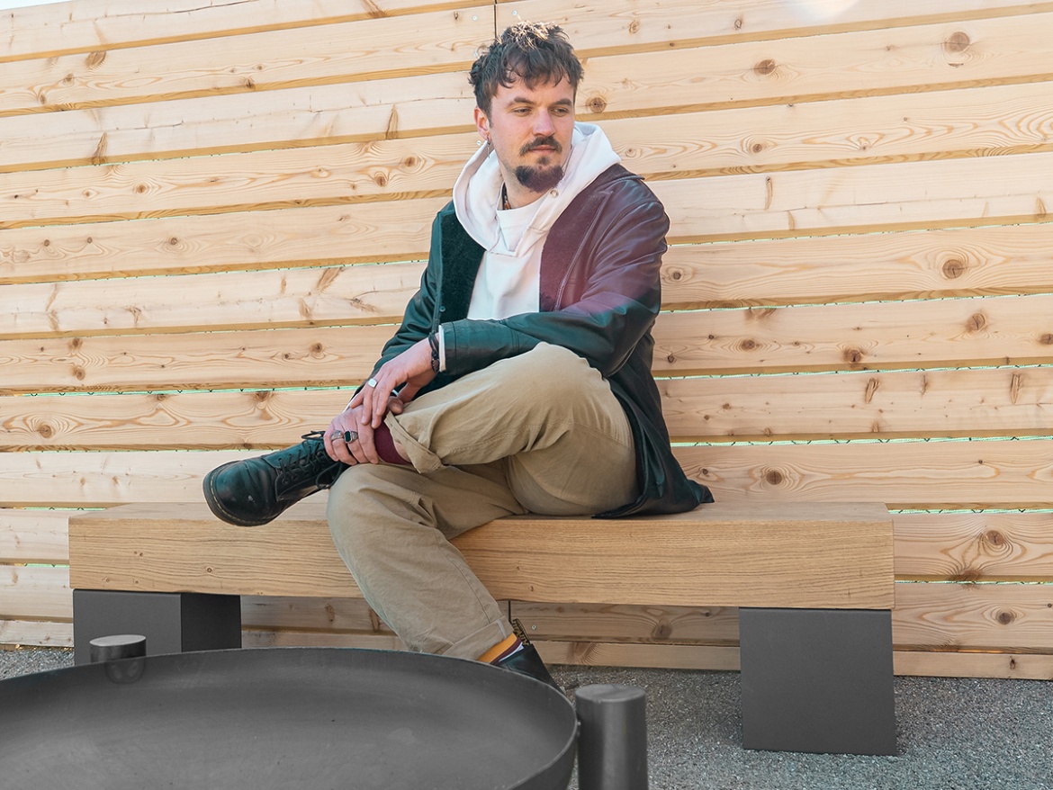 Lavice Bohemit Mr. Allen