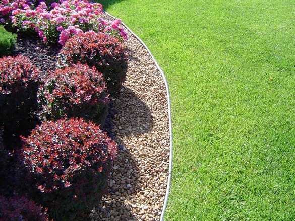 Neviditeľný obrubník Grate Garden Diamond