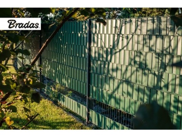 Bradas Páska k oplocení  19 x 35 m - zelená