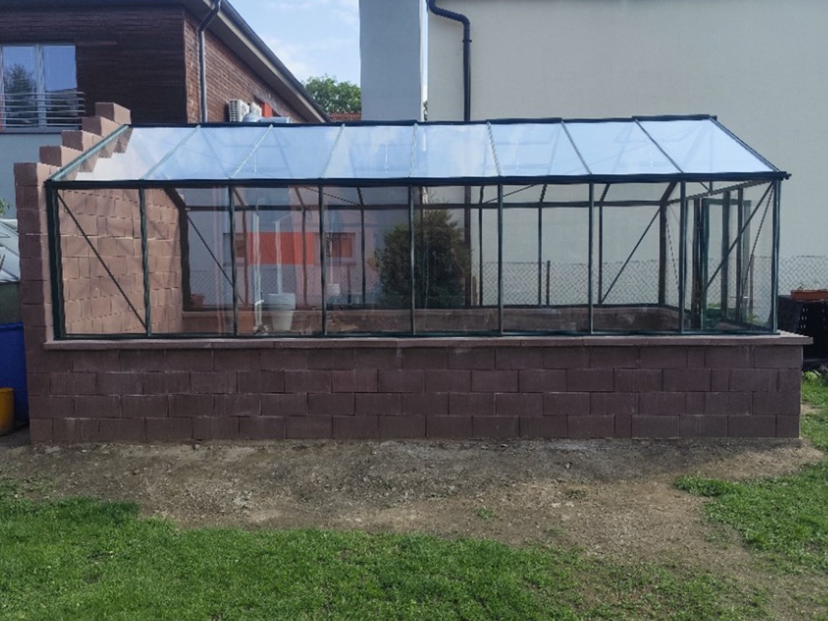 Profesionální montáže skleníků na klíč