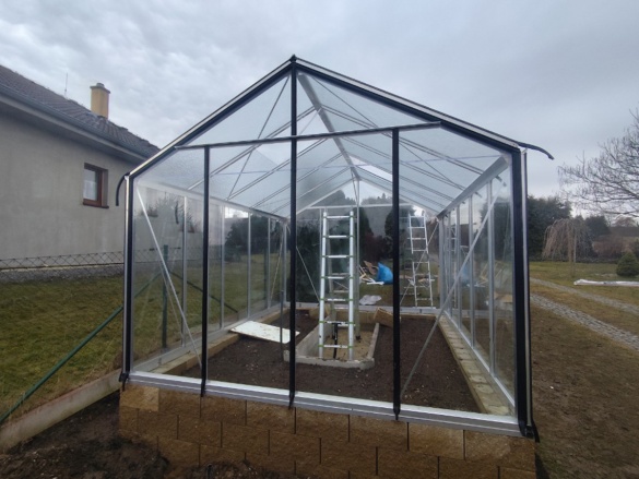 Profesionální montáže skleníků na klíč
