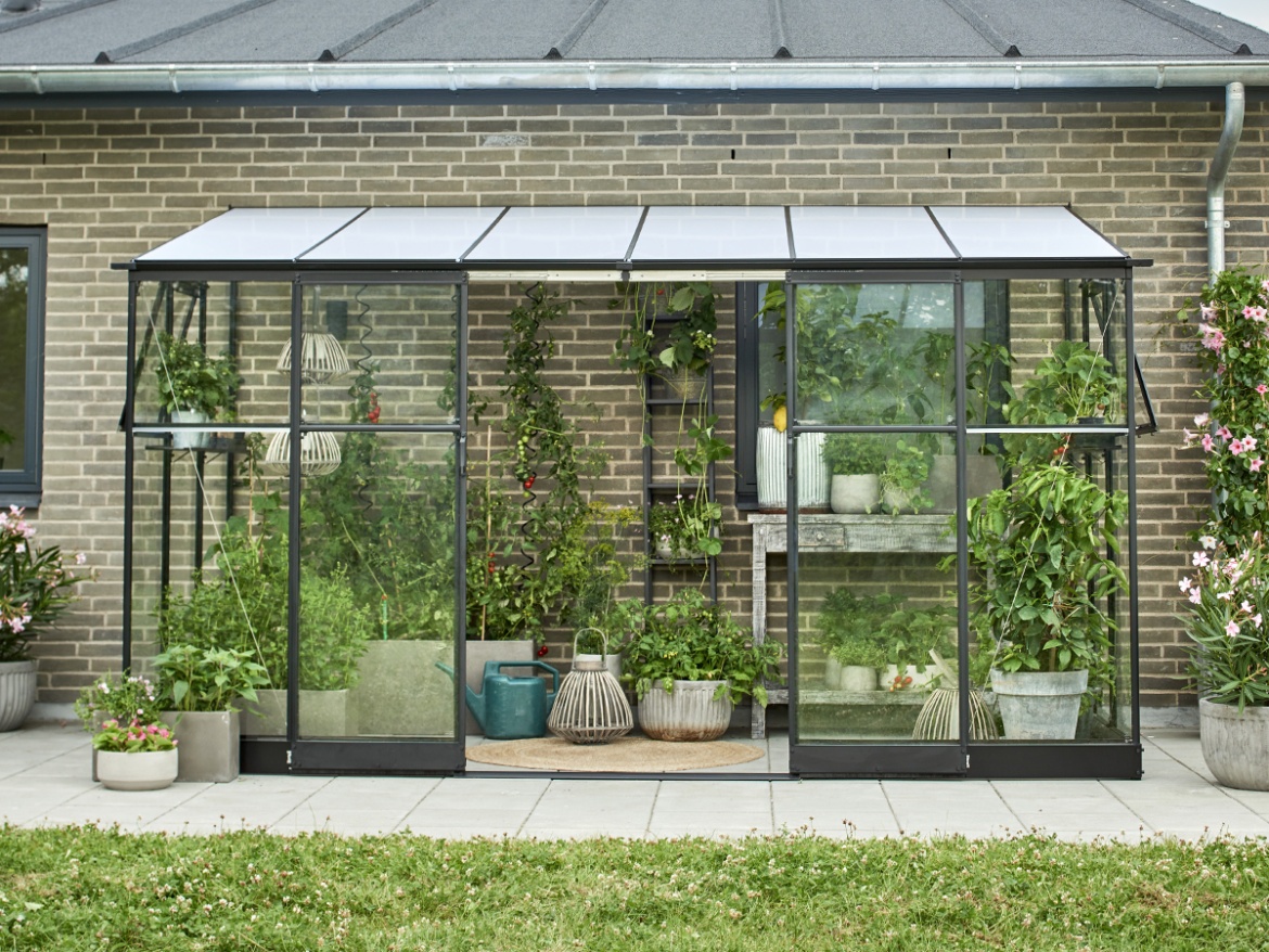 Üvegház a falhoz Halls Qube Lean-to