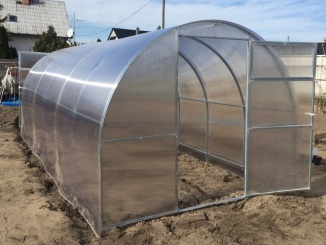 Obloukové skleníky s jeklovou konstrukcí –  Archibald 10 x 3 m polykarbonát 6 mm