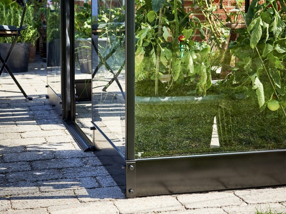 Üvegház Halls Qube+