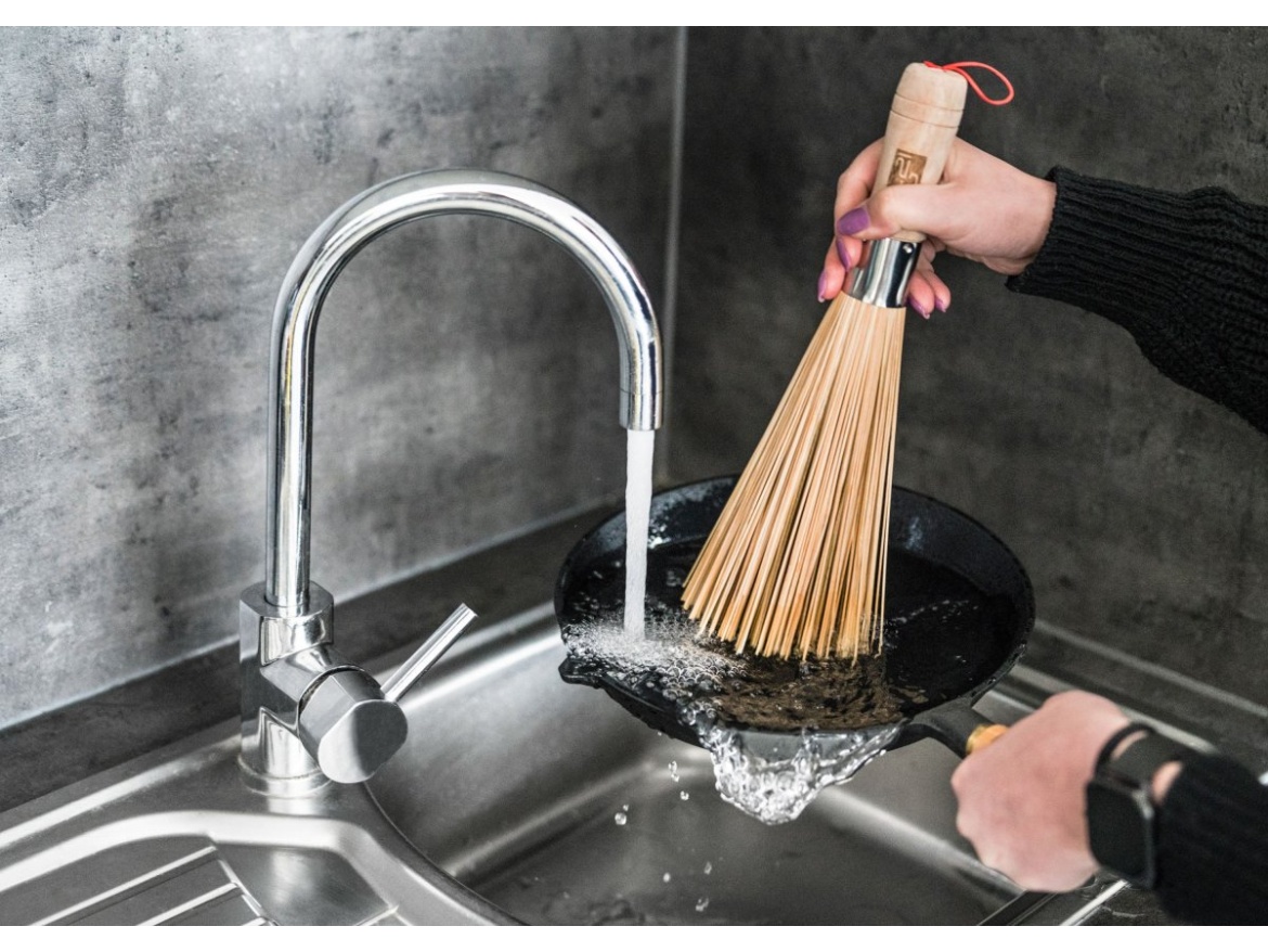 G21 Grilovací nářadí  bambusový kartáč na čištění pánví