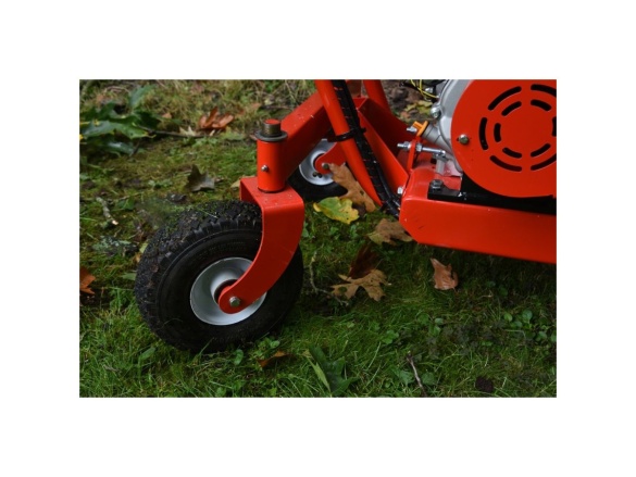 Benzinový drtič dřeva s pojezdem GTM GTS 1300 WDG