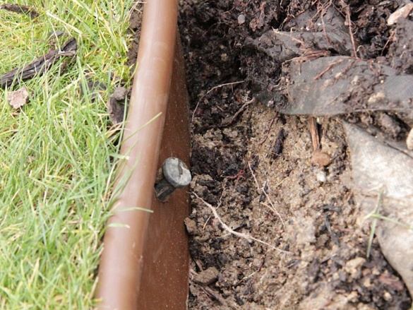 Neviditeľný obrubník Grate Garden Diamond