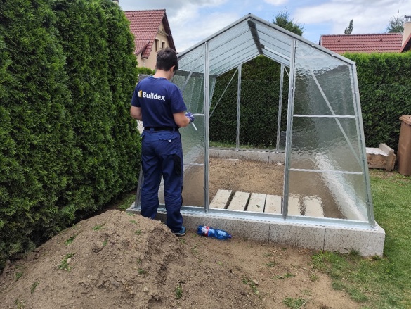 Profesionálna montáž skleníkov na kľúč