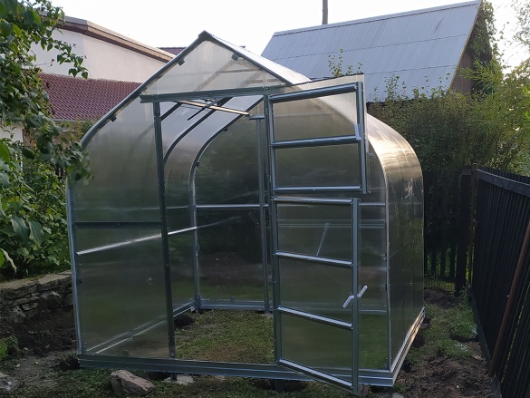 Profesionální montáže skleníků na klíč