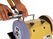 Előkészítés egyenes pengék élezésére Scheppach Jig 70