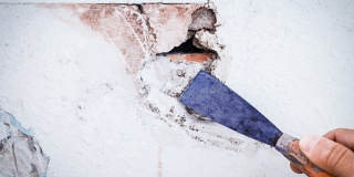 Oprava stěny: praskliny, díry, rohy