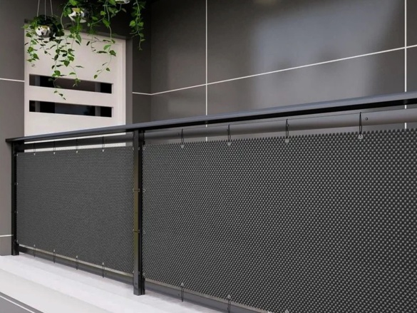 Balkónová zástena s kovovými okami Scobax Balcony eyelet