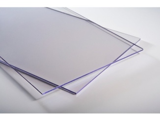 Kertek –  Plný polykarbonát čirý 4 mm s tvrzeným povrchem