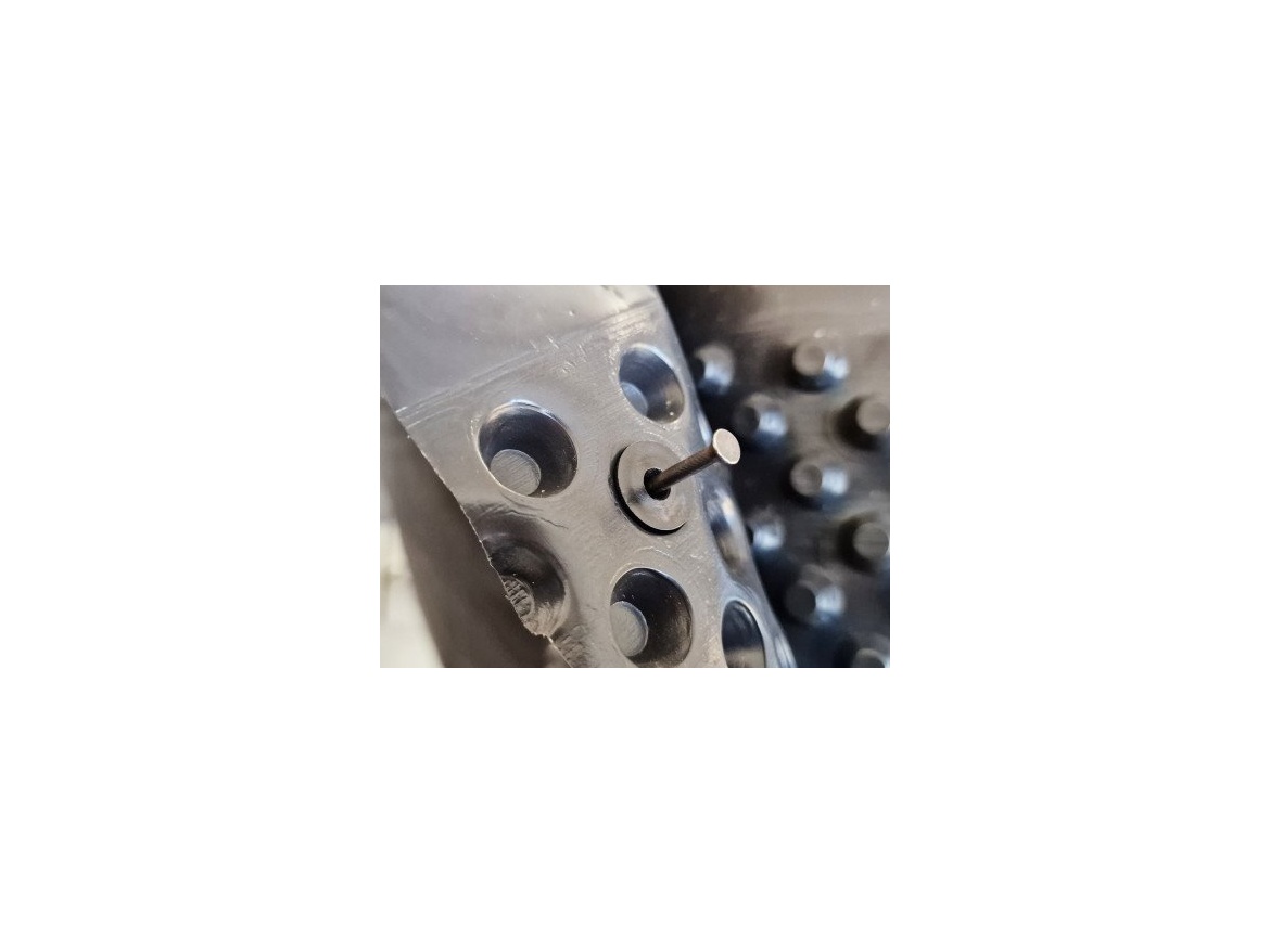 Covernit Kalený hřeb s podložkou pro nopové fólie