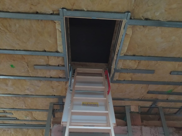 Padláslépcsők beépítése