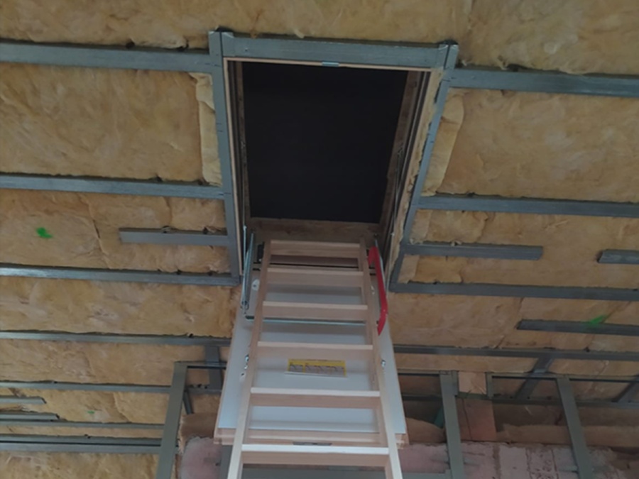 Padláslépcsők beépítése