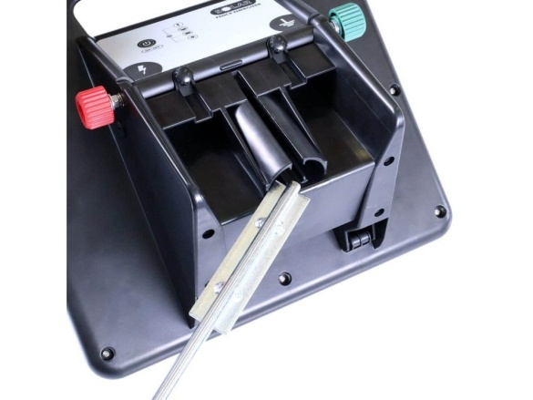 Scobax Přenosný solární RF zdroj pro elektrický ohradník fencee solar DUO RF SDX08 s ovladačem