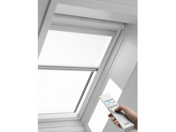 Žaluzie pro střešní okna s elektrickým dálkovým ovládáním Velux DML A
