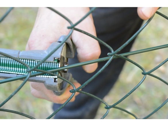 Kliešte so zásobníkom Arepo