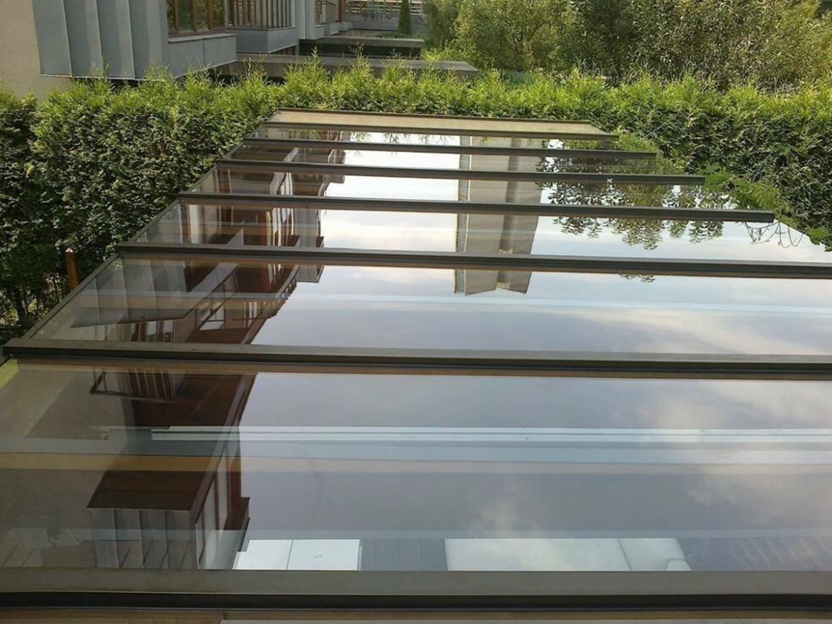 Tömör polikarbonát lemez UV-védelemmel Arla Plast