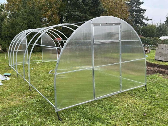 Profesionálna montáž skleníkov na kľúč