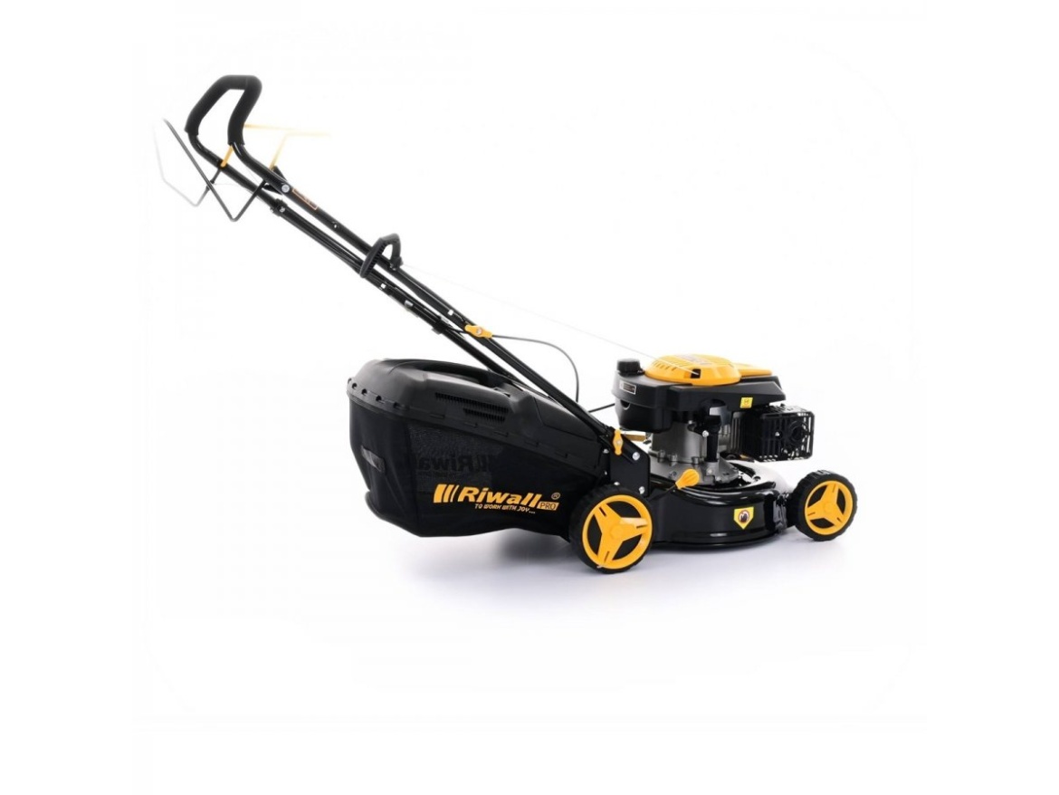 Multifunkční travní sekačka 3 v 1 s benzinovým motorem a pojezdem Riwall PRO RPM 4235