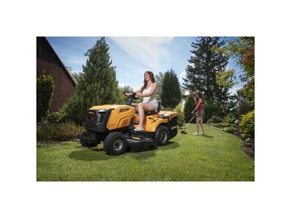 102 cm-es kéthengeres fűnyíró traktor hátsó kidobással és hidrosztatikus sebességváltóval Riwall PRO RLT 102 HRD TWIN