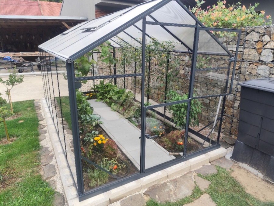 Üvegház összeszerelés