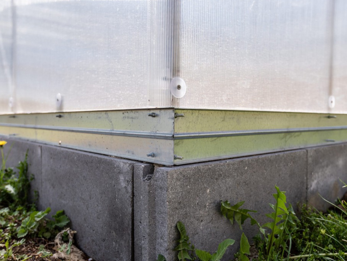 Záhradný skleník z polykarbonátu Gutta Gardentec Classic T