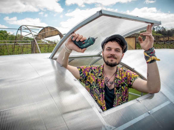 Bezchybná instalace okna do skleníku