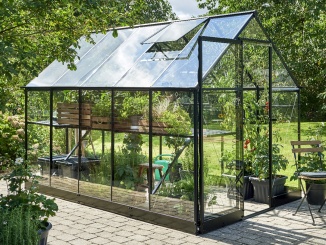 Üveg –  Halls Qube