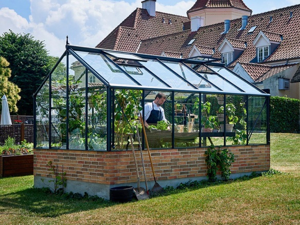 Klasický skleník na podmurovke Juliana Premium On-wall