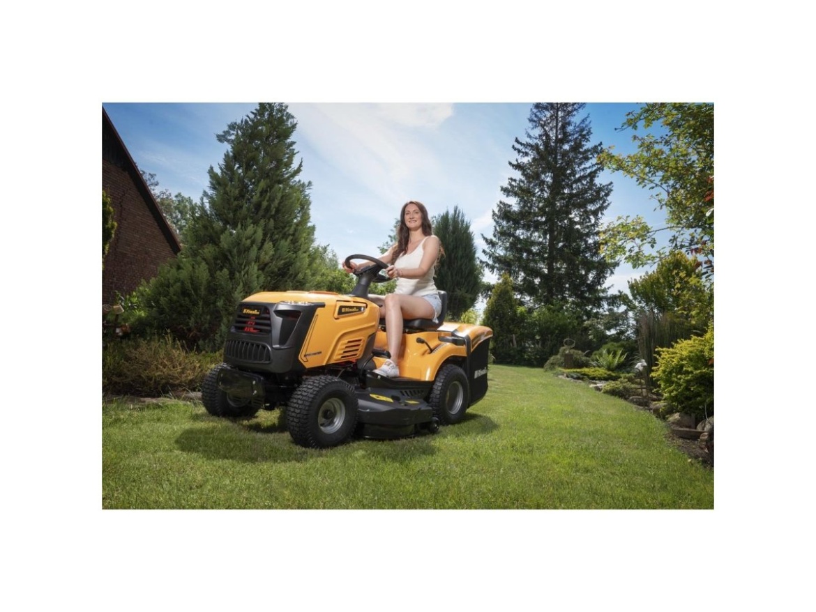 Trávny traktor 92 cm so zadným vyhadzovaním a hydrostatickou prevodovkou Riwall PRO RLT 92 HRD