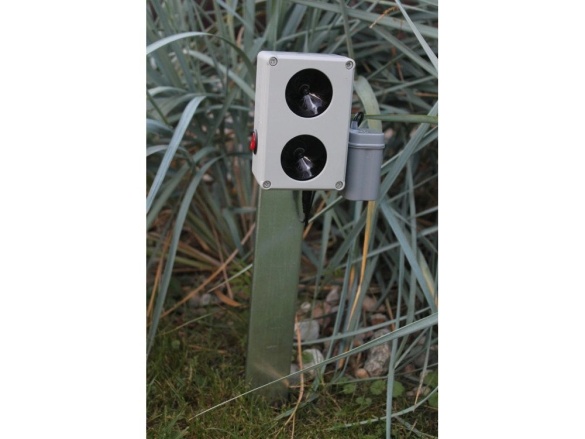 Scobax Vodotěsný ultrazvukový plašič na kuny, myši a potkany  DRAGON ULTRASONIC CH200