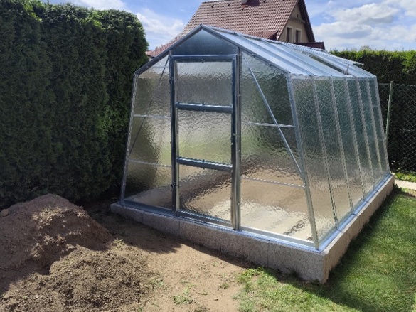 Profesionálna montáž skleníkov na kľúč