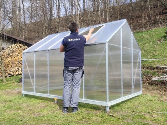 Profesionálna montáž skleníkov na kľúč