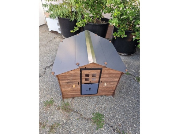 Kurník Scobax Kurník POLLY SIMPLY L – odolný HPL kurník pro 6–8 slepic bez údržby + možnost Polly AutoDefender