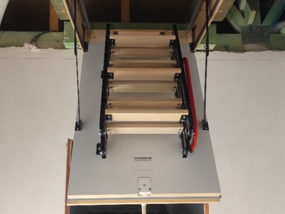 Padláslépcsők beépítése