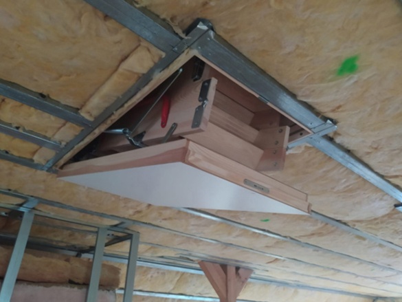 Padláslépcsők beépítése