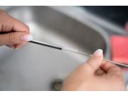 G21 Kovová brčka  BeEco Party 6 ks stříbrná, zahnutá + kartáček na čištění