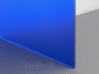 Plexiglas (PMMA) Evonik – Plexiglas Satinice DC Pískované plexisklo Plexiglas Satinice DC Tloušťka: 6, Barva: modrá, Kód barvy: 5H74 DC Laguna, Šířka: 1520, Délka: 2030, Hmotnost: 22.044, Propustnost světla : 45%, Propustnost světla translucentní (průsvitný): ano