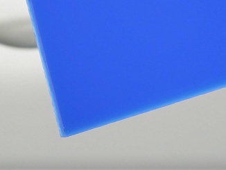 Plné desky – Plexiglas XT Color Plexisklo extrudované farebné Plexiglas XT Hrúbka: 3, Farba: modrá, Kód farby: 5N870, Šírka: 1520, Dĺžka: 2050, Hmotnosť: 11.2, Priepustnosť svetla : 5%, Priepustnosť svetla translucentný (pries